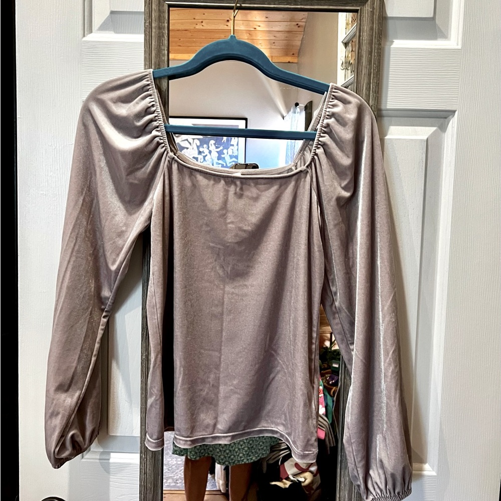 GAP VELVET PUFF SLEEVE BLOUSE